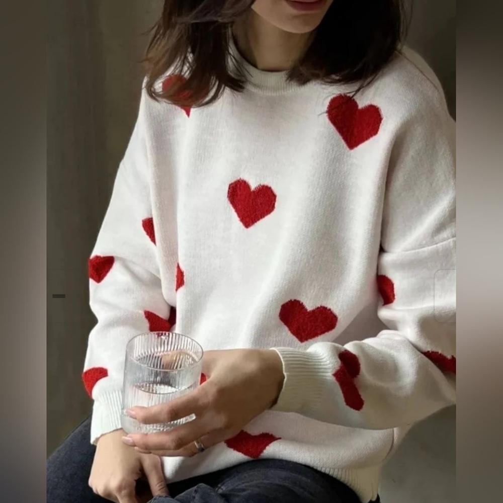 Oversized Heart Embroidery Crew Neck Knit Stretch Sweater White and Red Size L